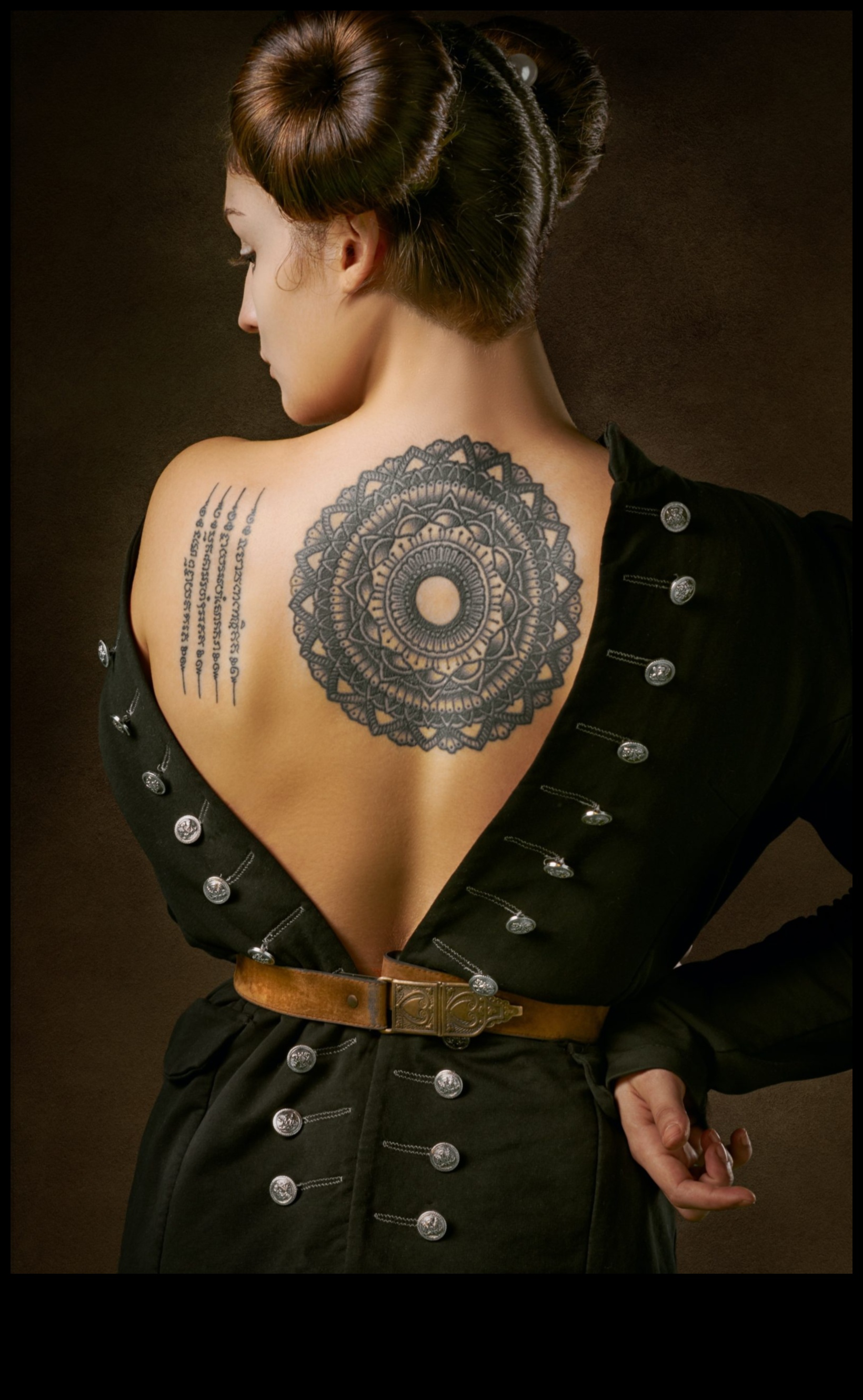 Tintes hronikas: stāsti, kas veidoti treknrakstā paziņojuma tetovējumos