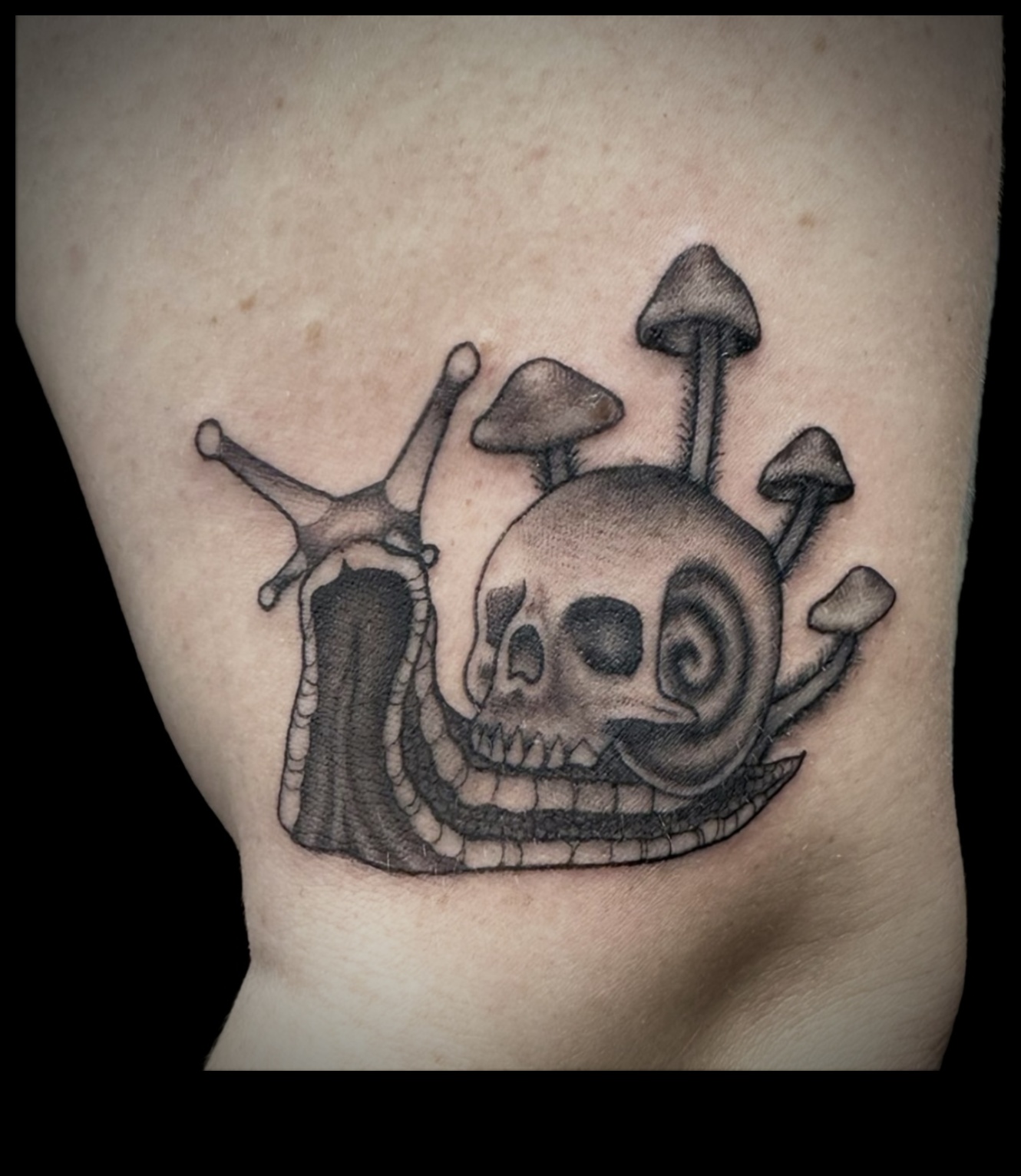 Heritage Ink: bagātīgā tradicionālo tetovējumu gobelēna izpēte