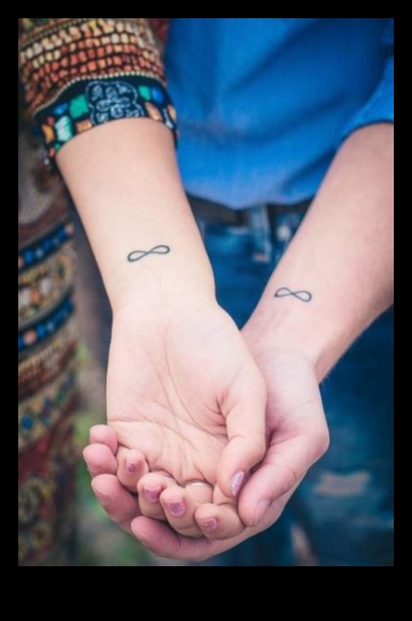 Minimāla maģija: vienkārši, taču pārsteidzoši plaukstas tetovējumu modeļi