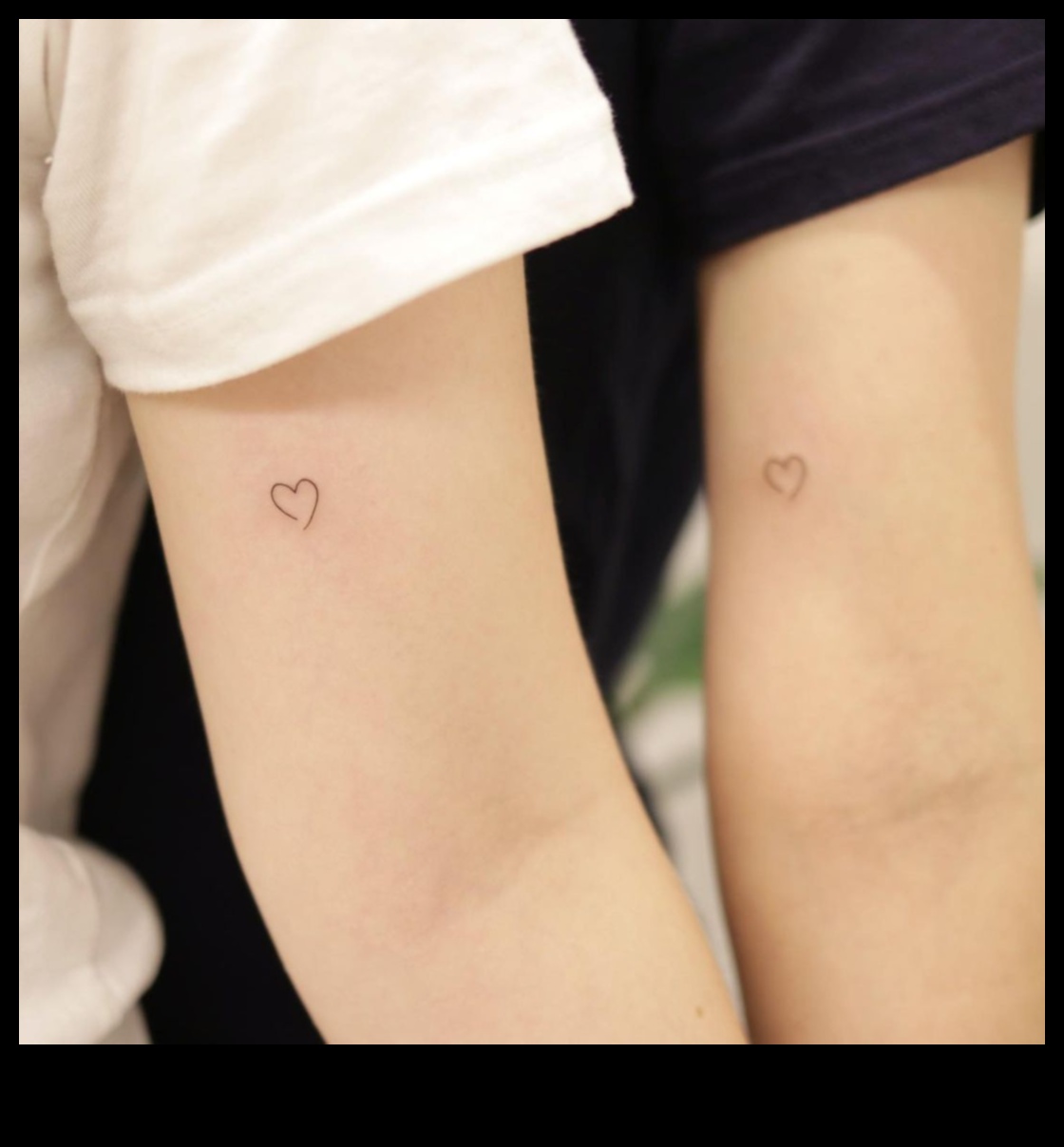 Saistīti uz mūžu Pāra tetovējumi simbolizē saikni, kas turpinās visu mūžu 5 Saistīts uz mūžu: pāra tetovējumi, kas veido mīlestības gobelēnu